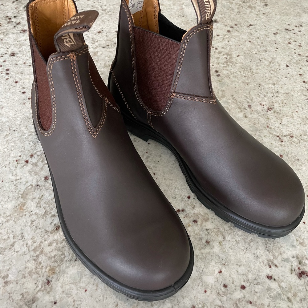 Blundstones NEW IN BOX